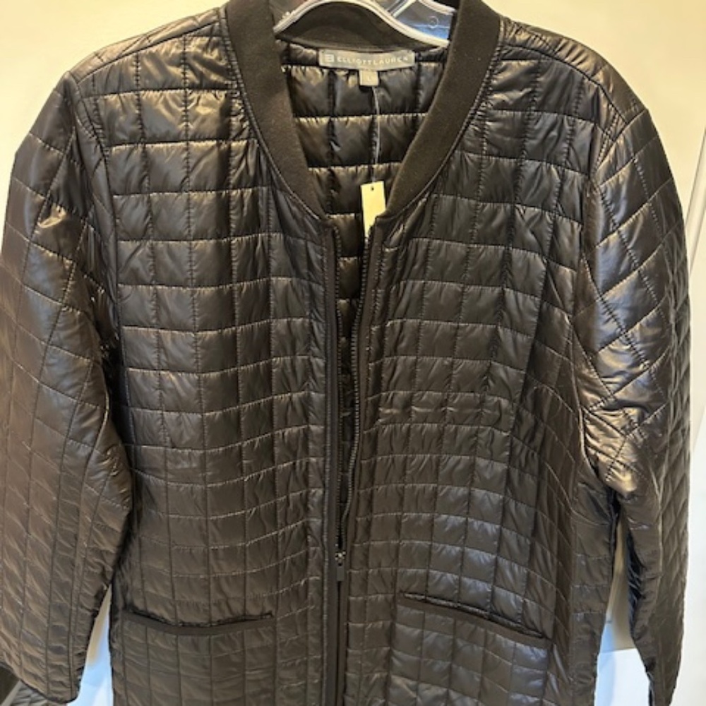 Elliott Lauren women's black quilted jacket in size large.